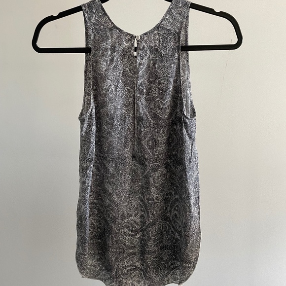 Wilfred 100% Silk Loose Tank Top with Pattern - Picture 2 of 3